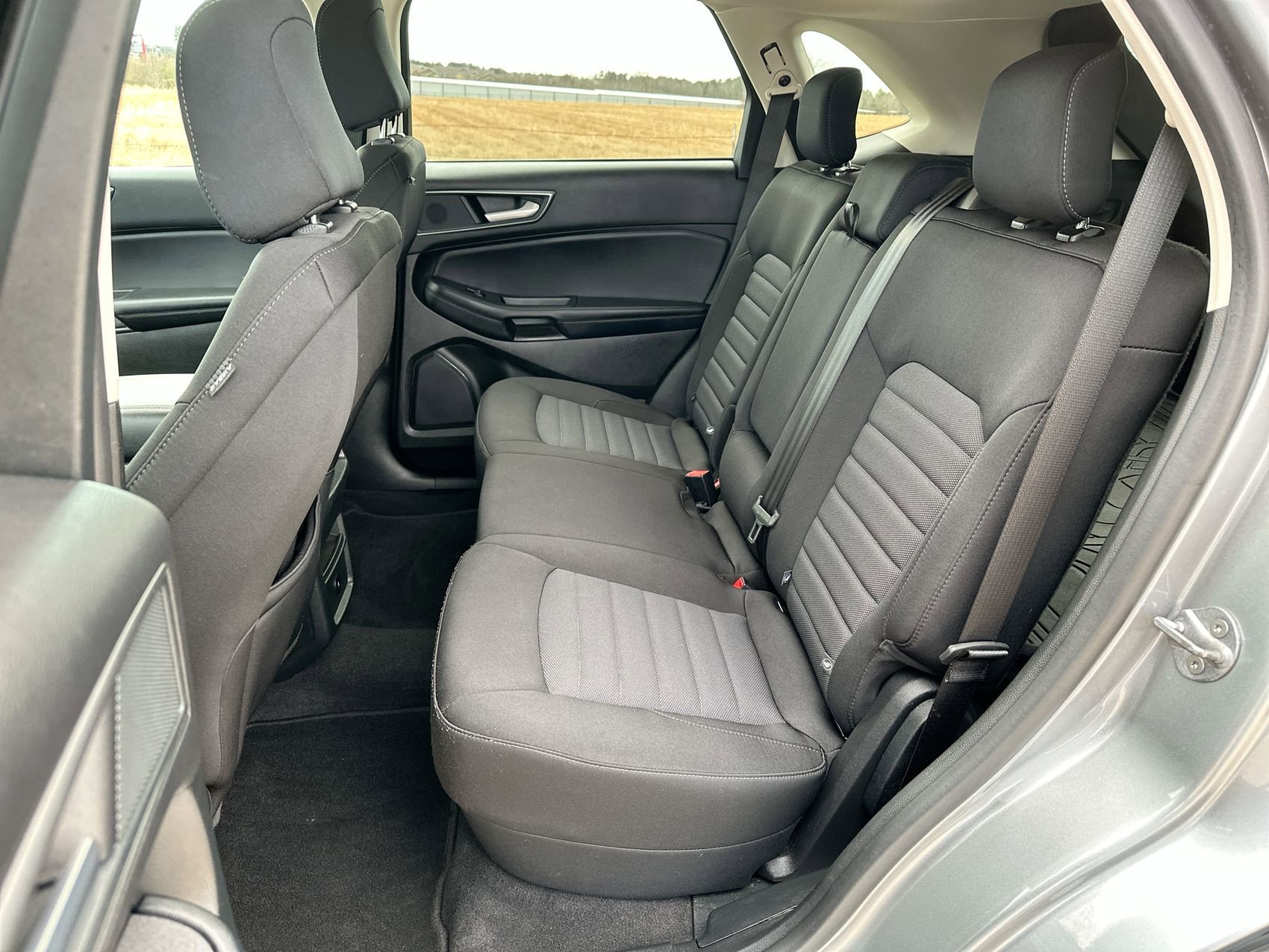 Used 2024 Silver Metallic Ford SE image 17