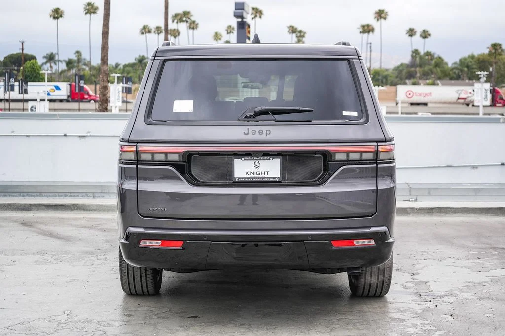 New 2026 Gray Jeep Summit Obsidian image 8