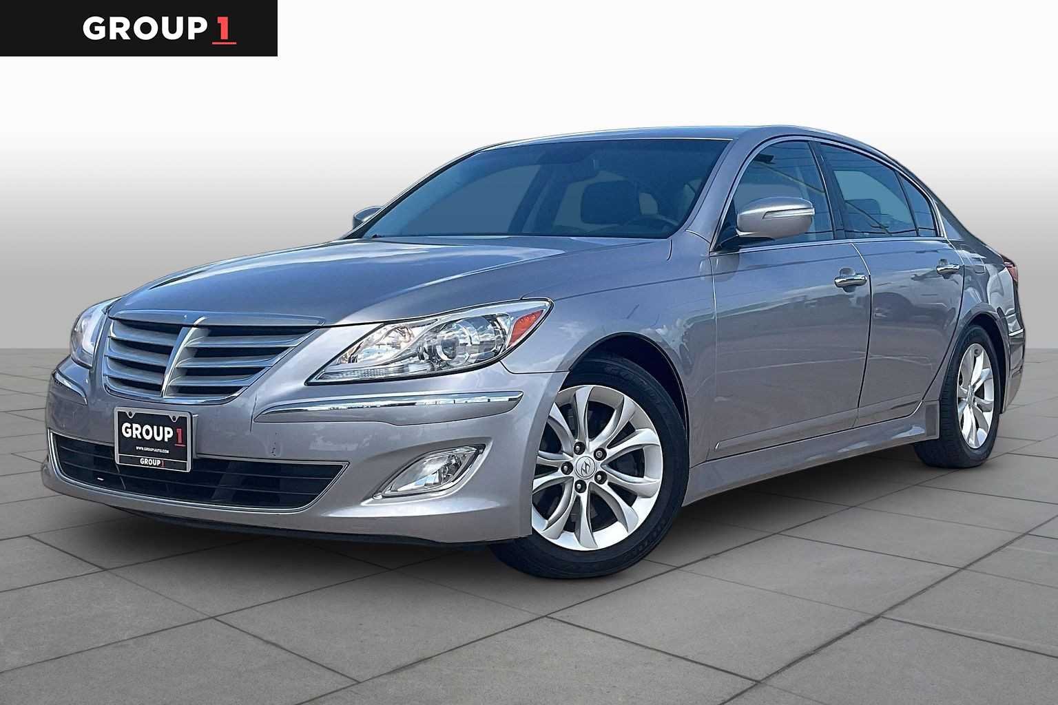 2013 Hyundai Genesis 3.8's photo