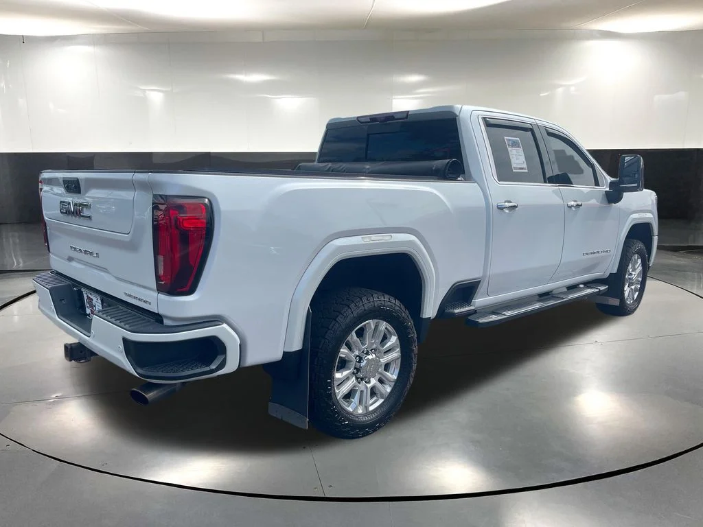 Used 2020 White GMC Denali image 4