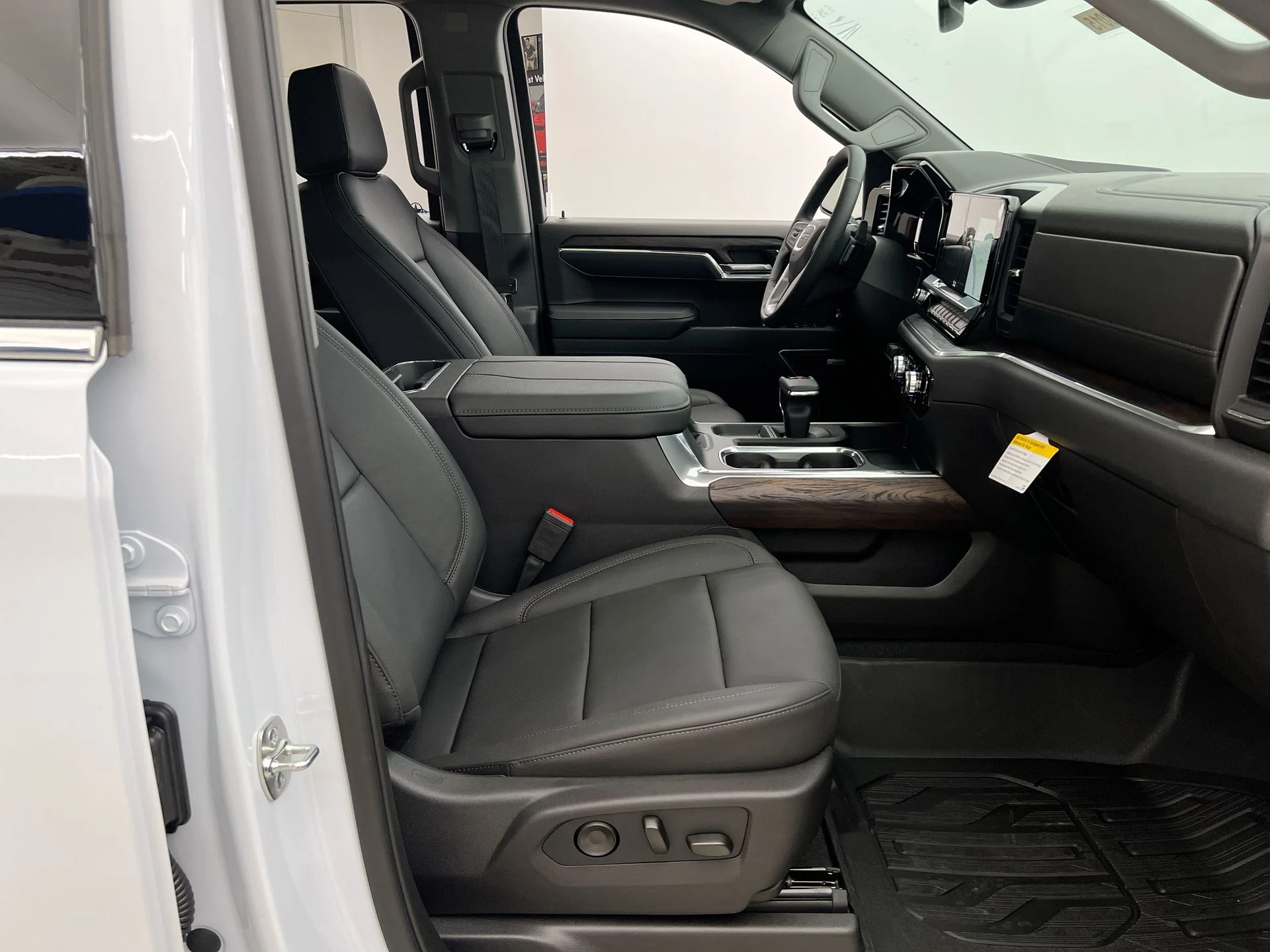 2026 GMC Sierra 1500 SLT - Photo 62