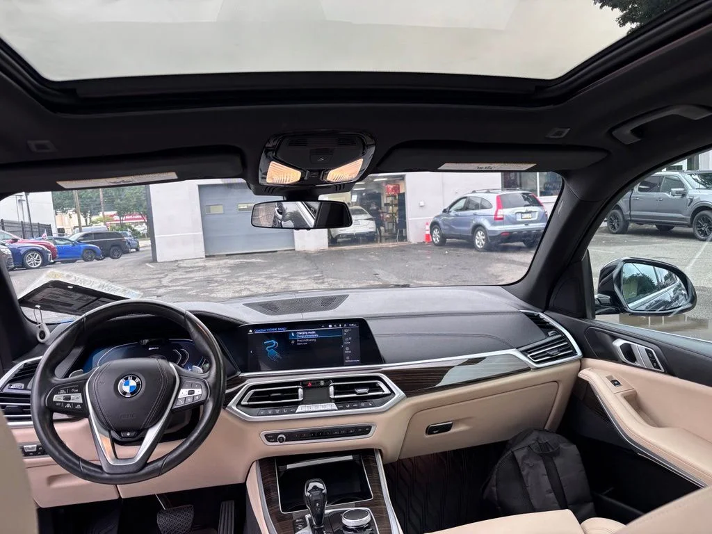Used 2021 Gray BMW xDrive45e image 23
