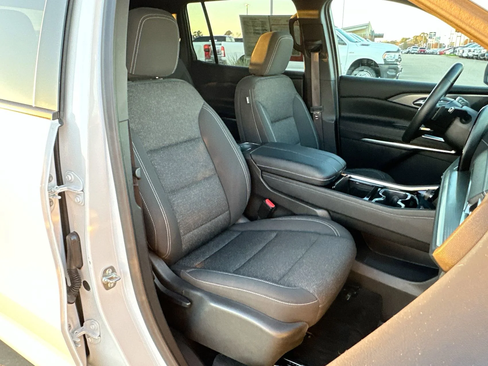 Used 2024 Summit White Chevrolet FWD LT image 23