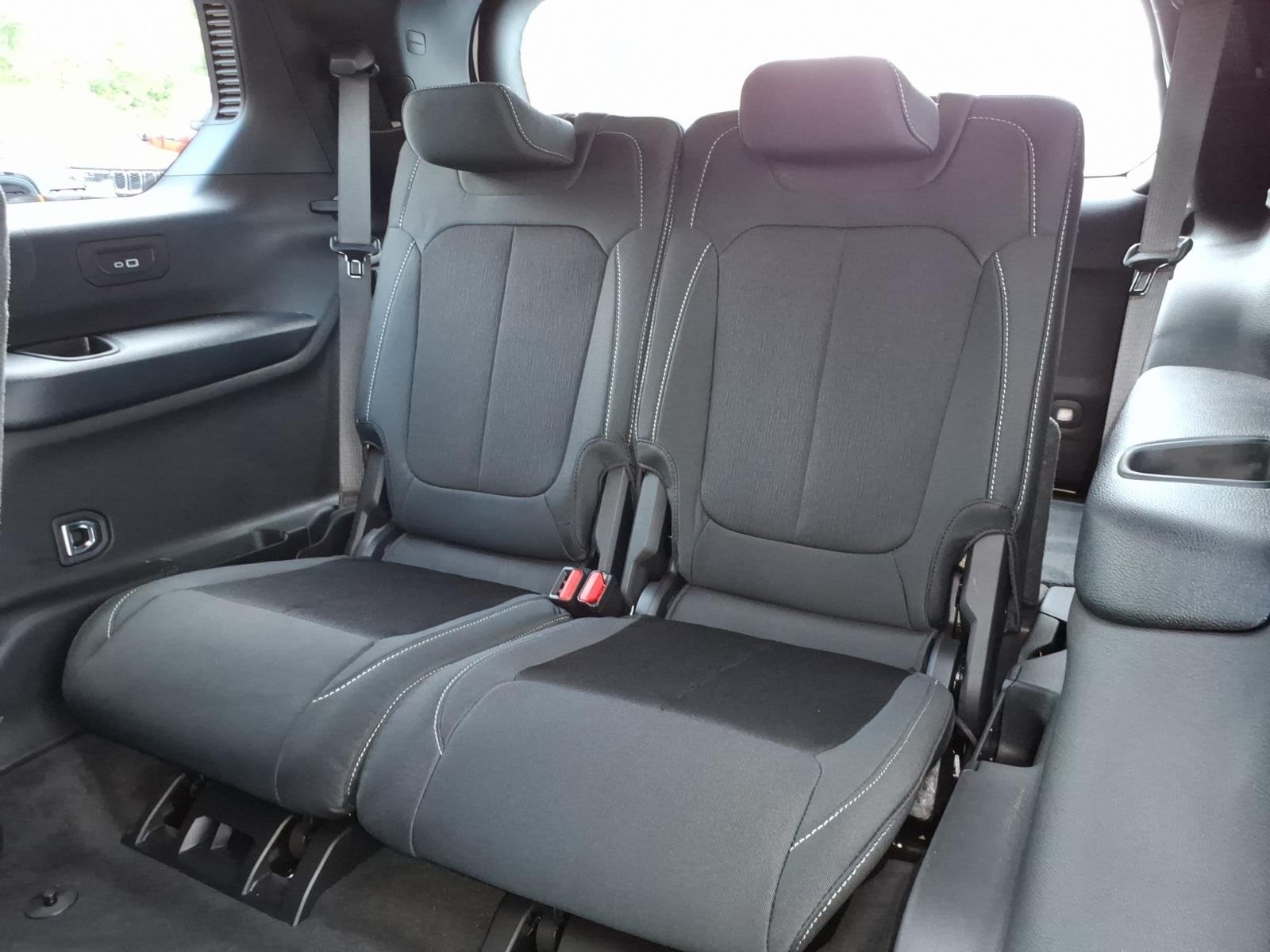 New 2026 Bright White Clear-Coat Exterior Paint Jeep Laredo X image 6