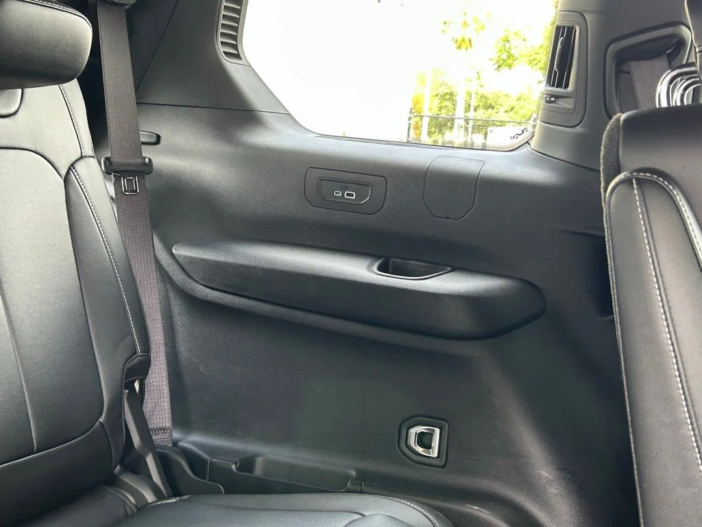 Used 2024 Gray Jeep Limited image 43