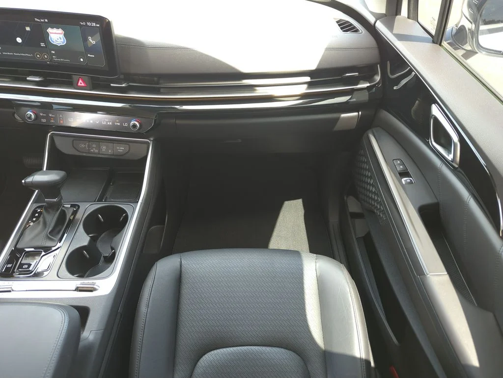 Used 2025 White Kia SX Prestige image 16