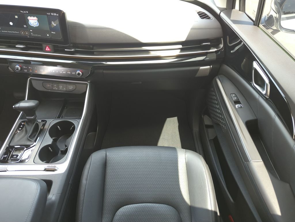 Used 2025 White Kia SX Prestige image 16