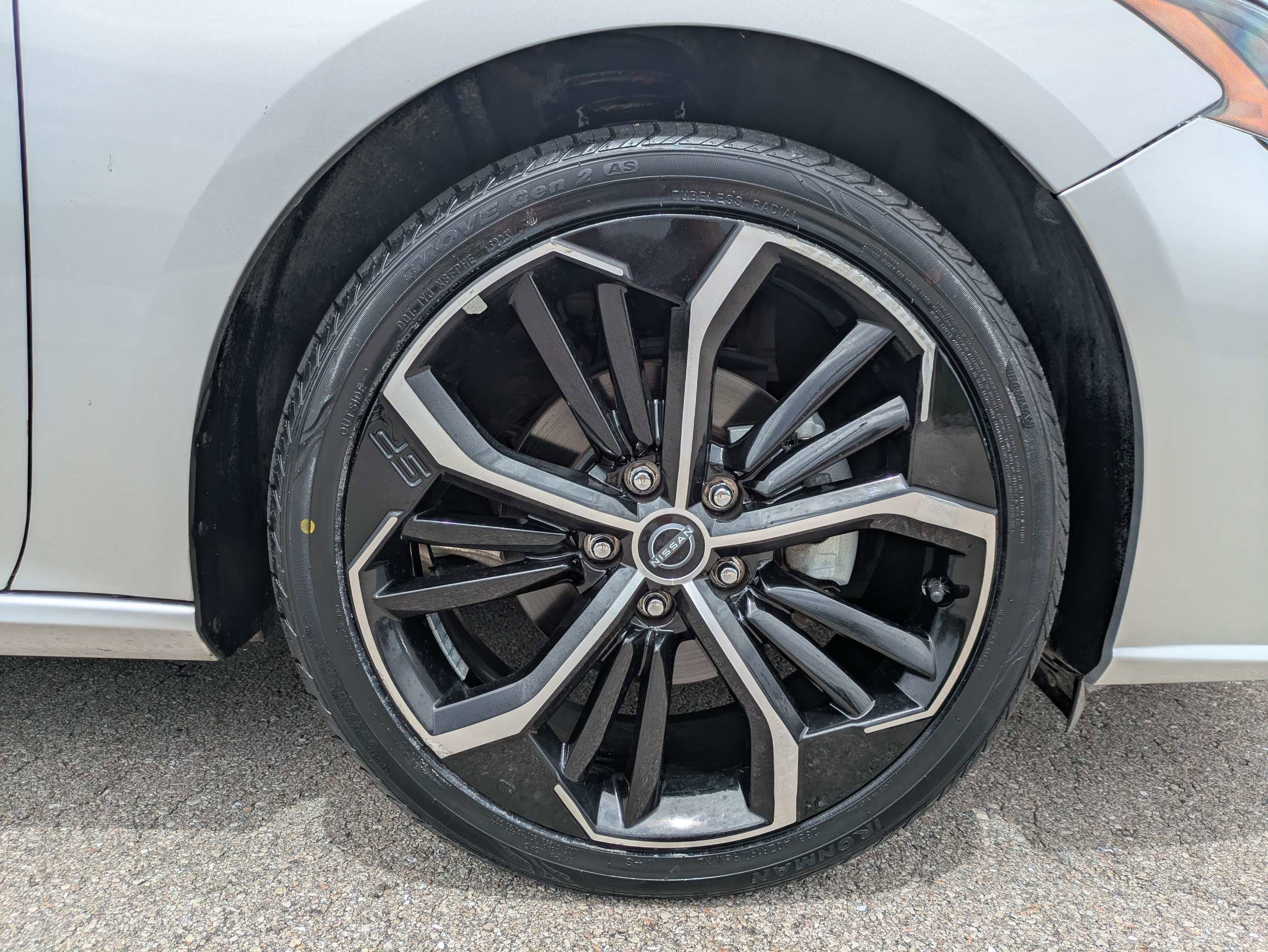 2023 Nissan Altima SR - Photo 11