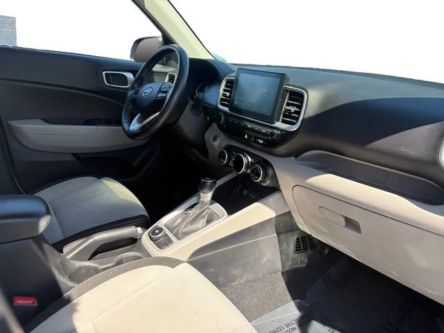 Used 2025 Lunar White Hyundai SEL image 20