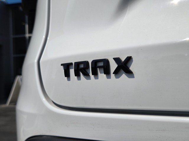 Used 2025 Summit White Chevrolet 2RS image 50