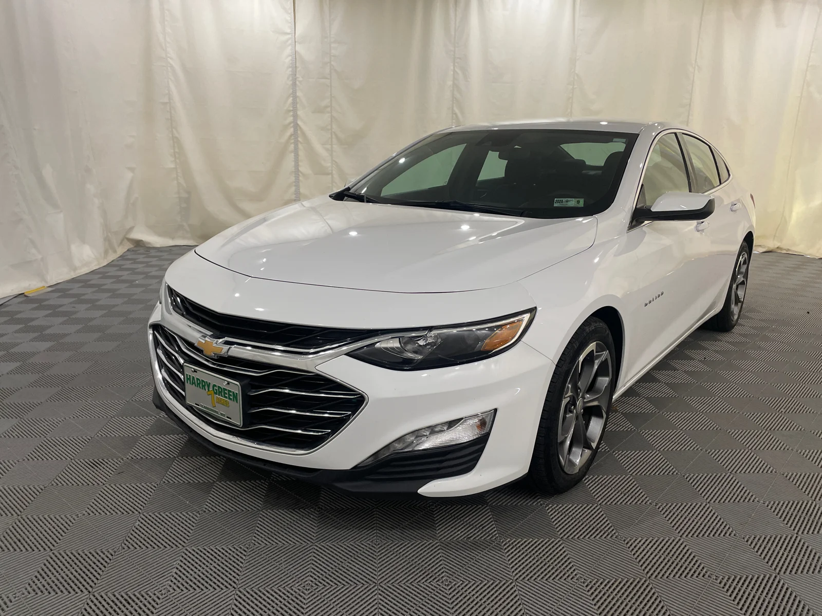 Used 2024 Summit White Chevrolet LT image 2