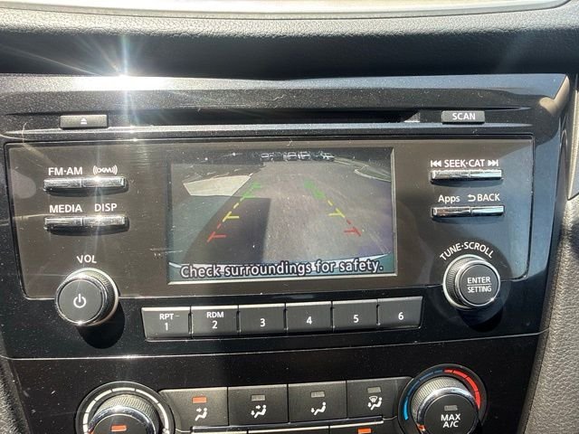 Used 2016 White Nissan S image 16