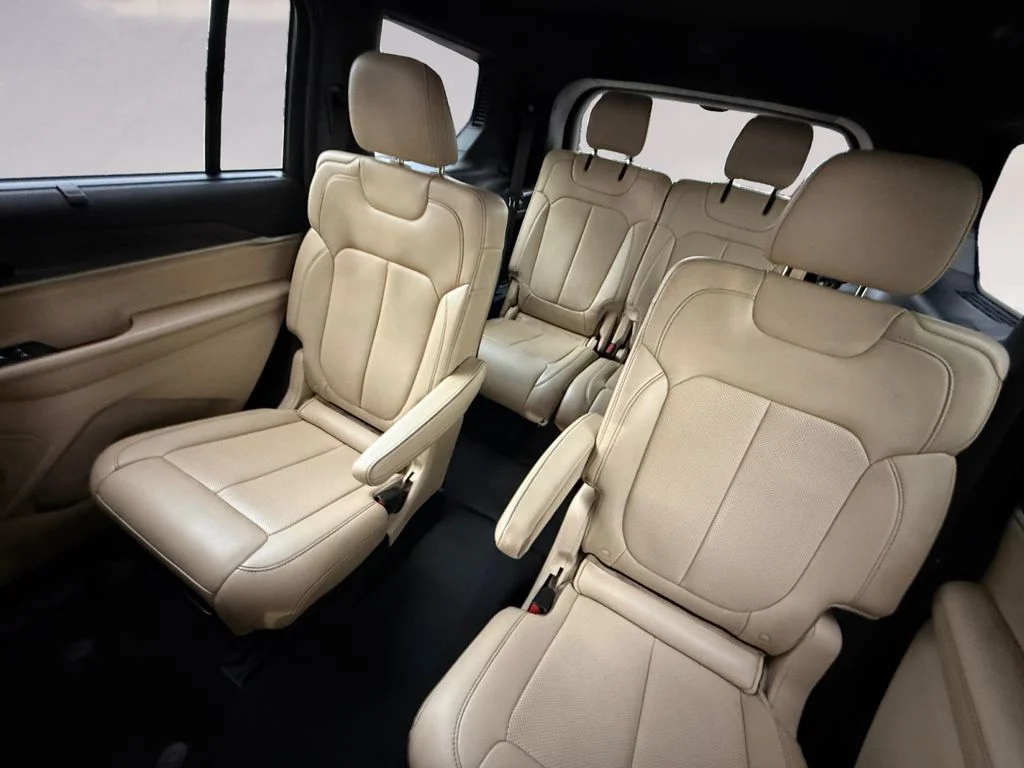 Used 2023 Gray Jeep Limited image 16