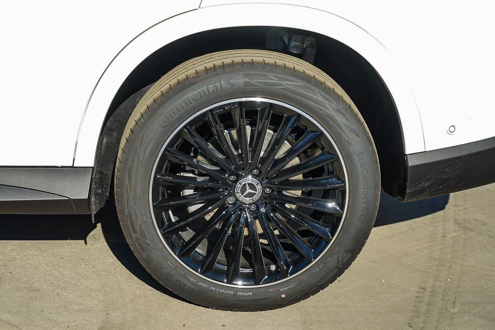 New 2026 Polar White Mercedes-Benz GLC 300 image 11