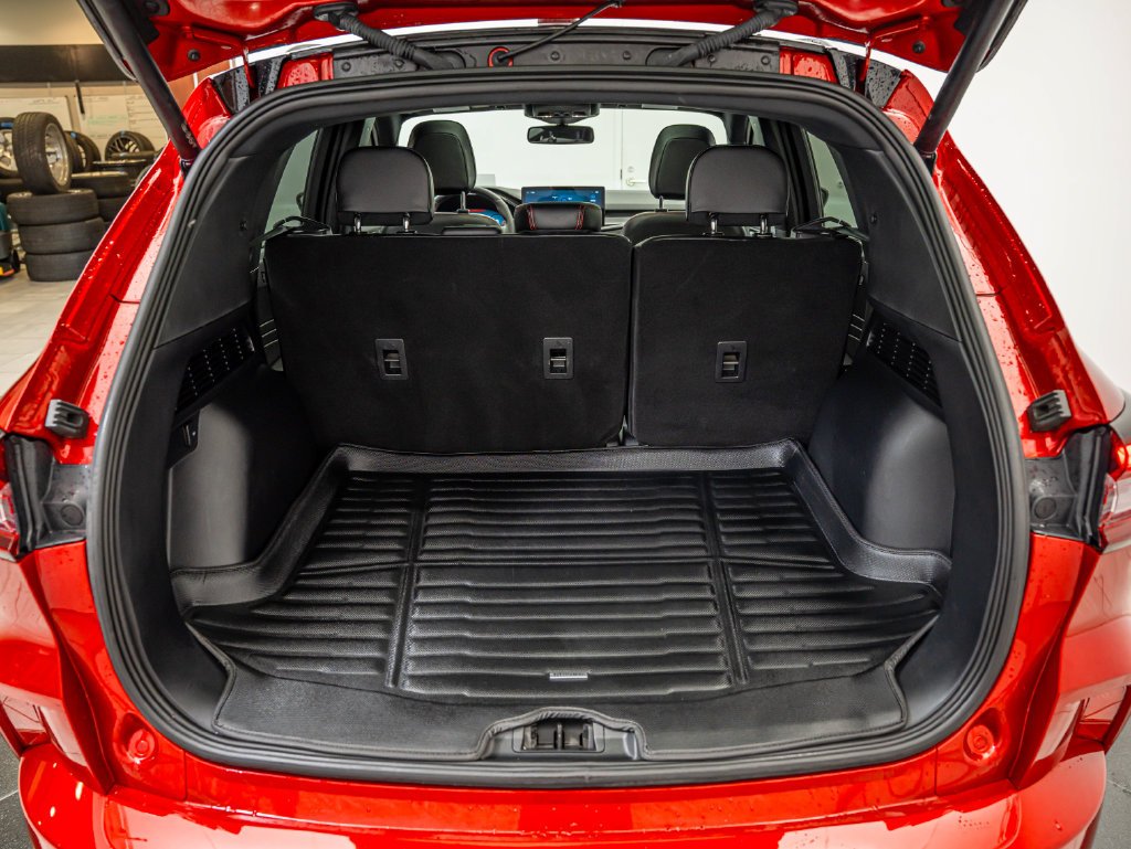 Used 2024 Rapid Red Metallic Tinted Clearcoat Ford ST-Line Elite image 37