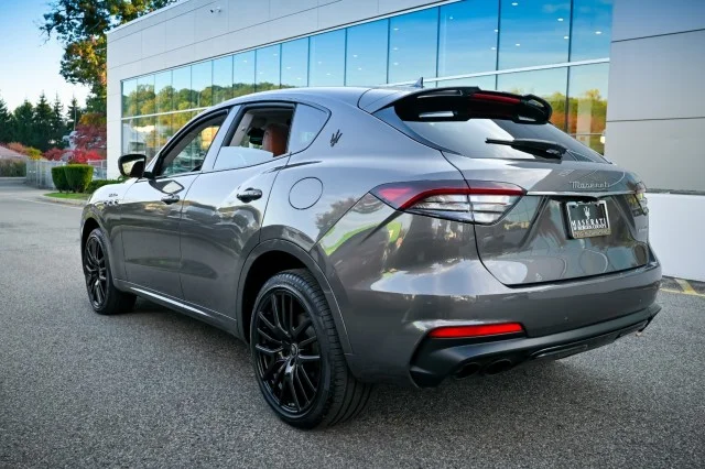 Used 2022 GRAY Maserati Modena image 9