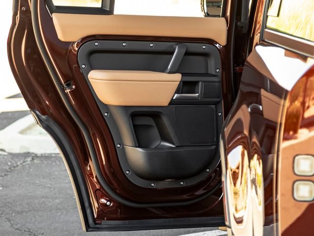 New 2026 Sedona Red Land Rover S image 20