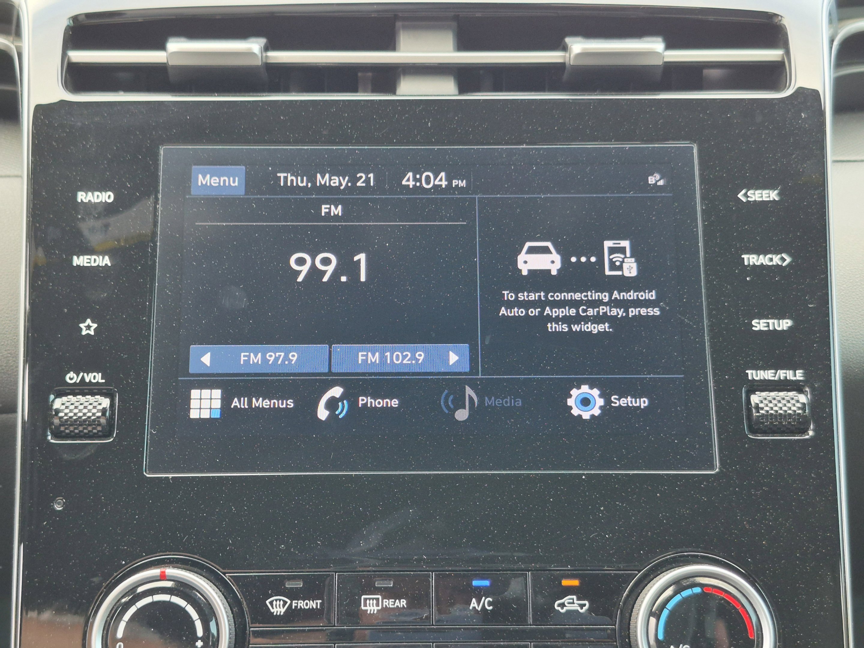 Used 2023 Hampton Gray Hyundai SEL image 28