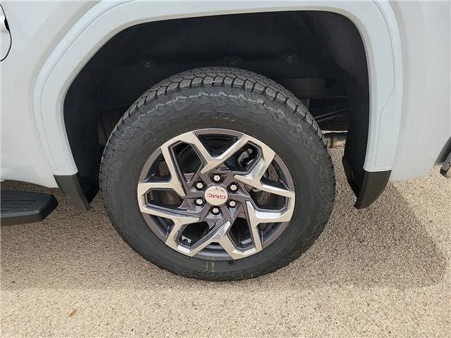 New 2026 Glacier White Tricoat GMC SLT image 9