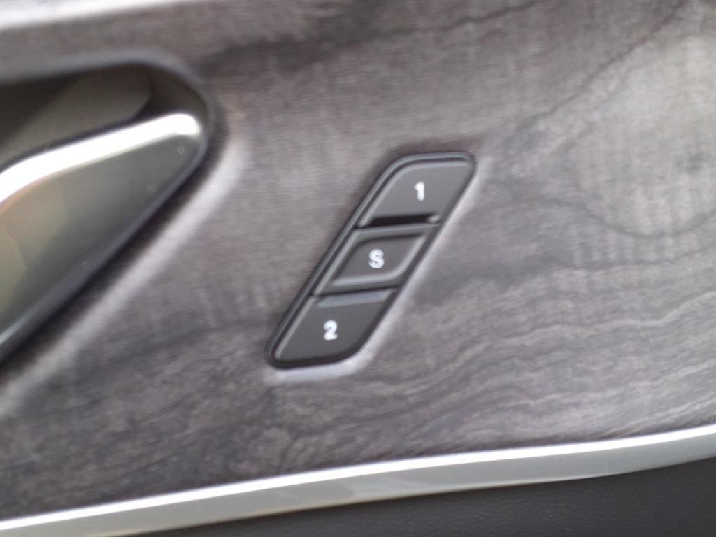 Used 2024 Silver Zynith Jeep  image 6