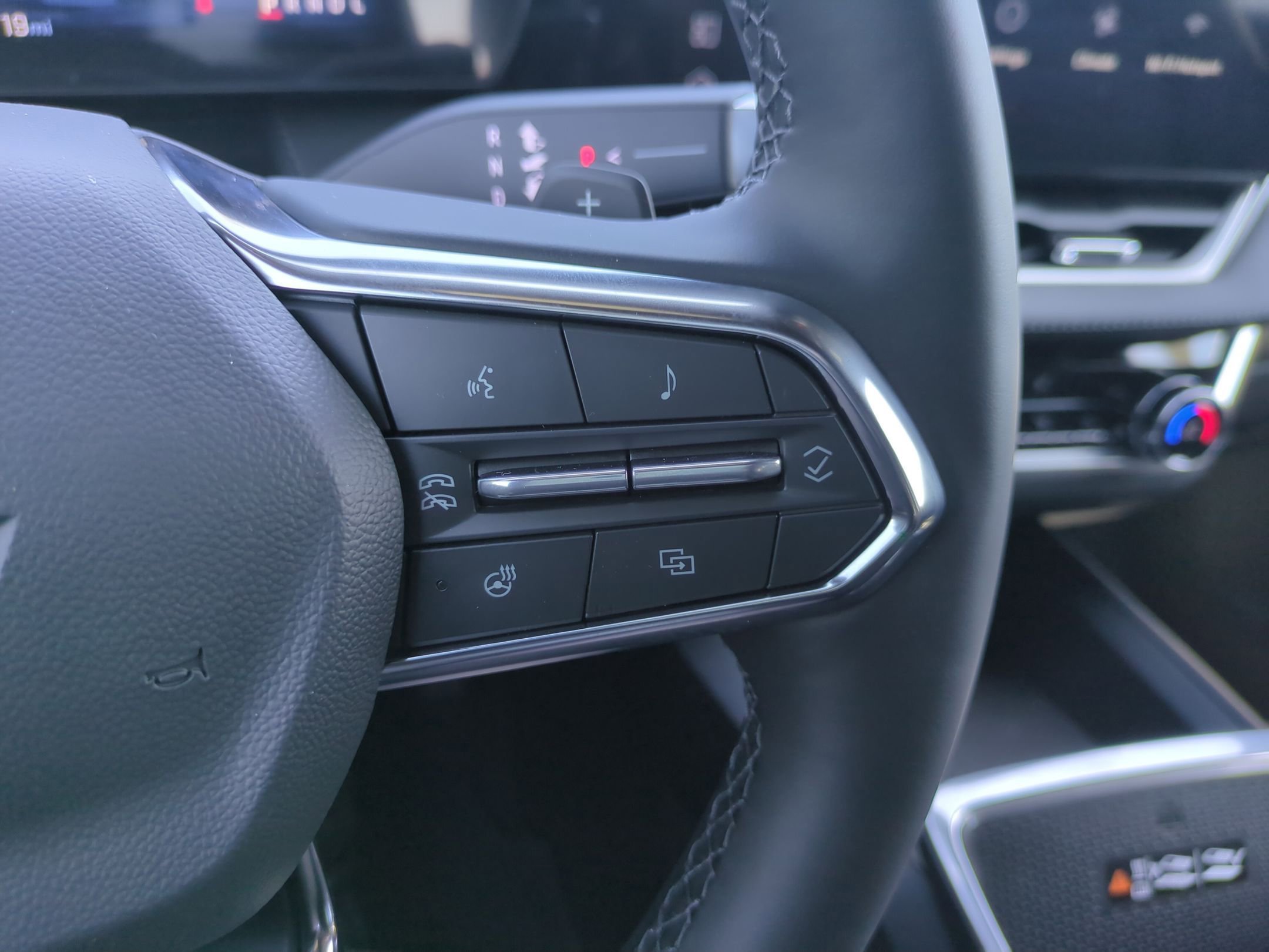 2026 Chevrolet Equinox LT - Photo 22