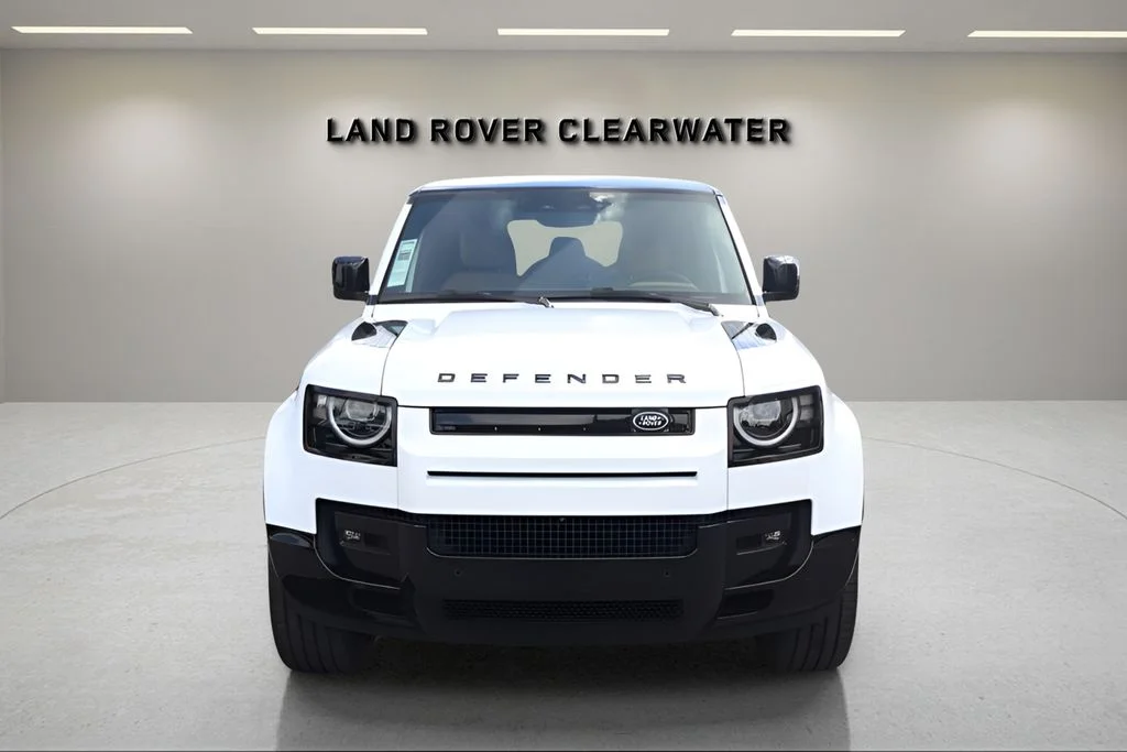 New 2026 Fuji White Land Rover X-Dynamic SE image 8
