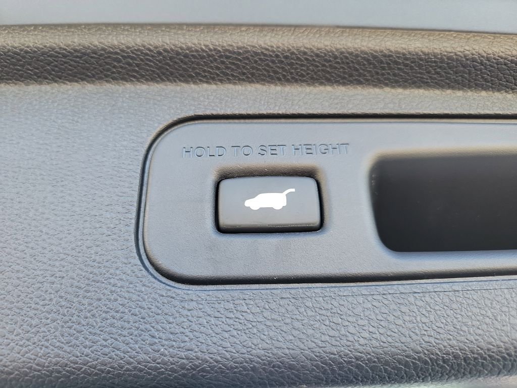 Used 2026 Silver Metallic Honda Touring image 13