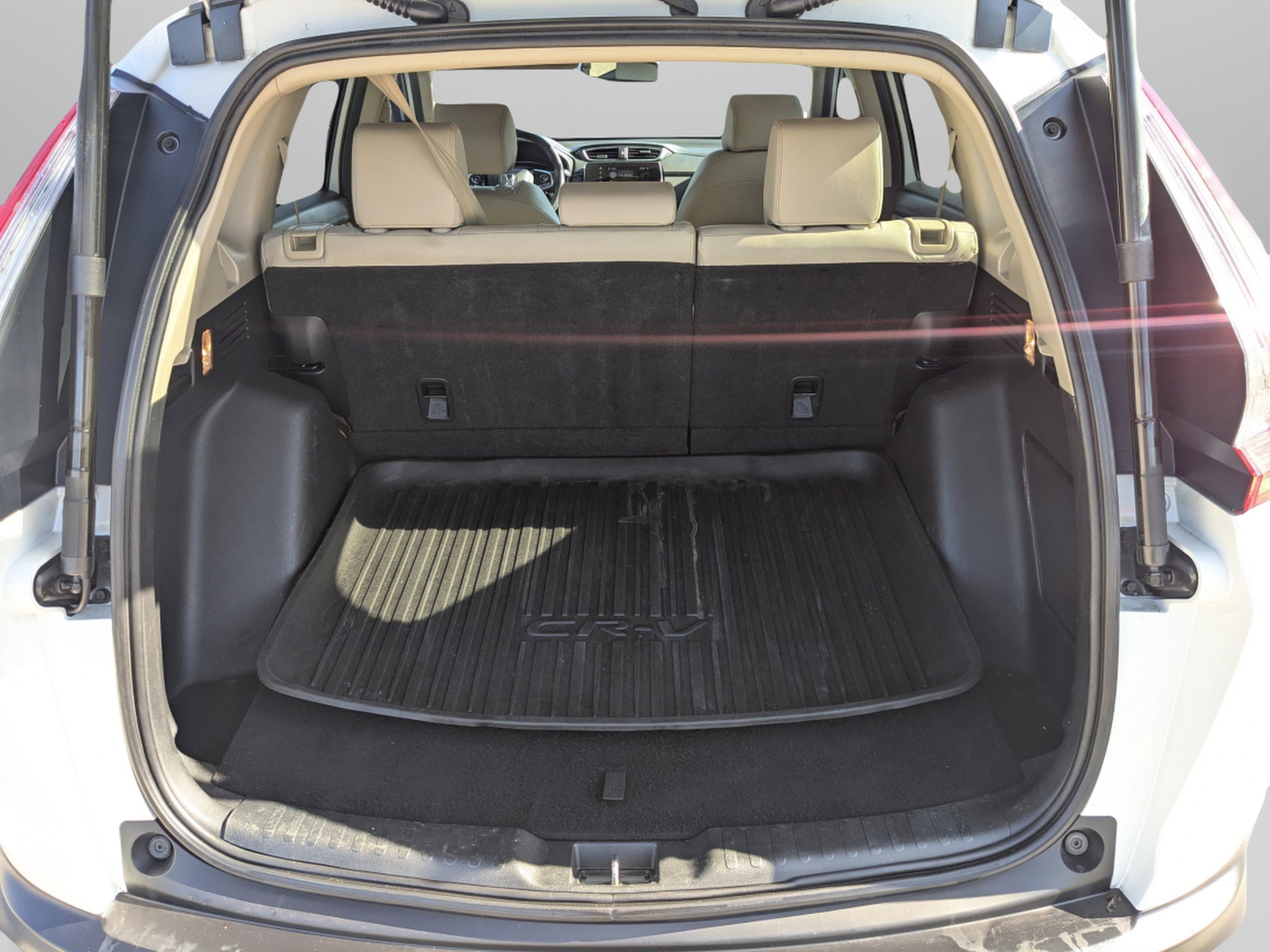 Used 2019 Modern Steel Metallic Honda Touring image 21