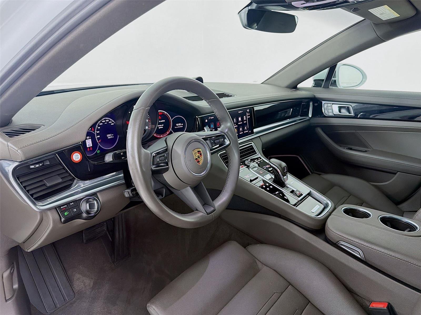 Used 2023 Carrara White Metallic Porsche 4 Platinum Edition image 4