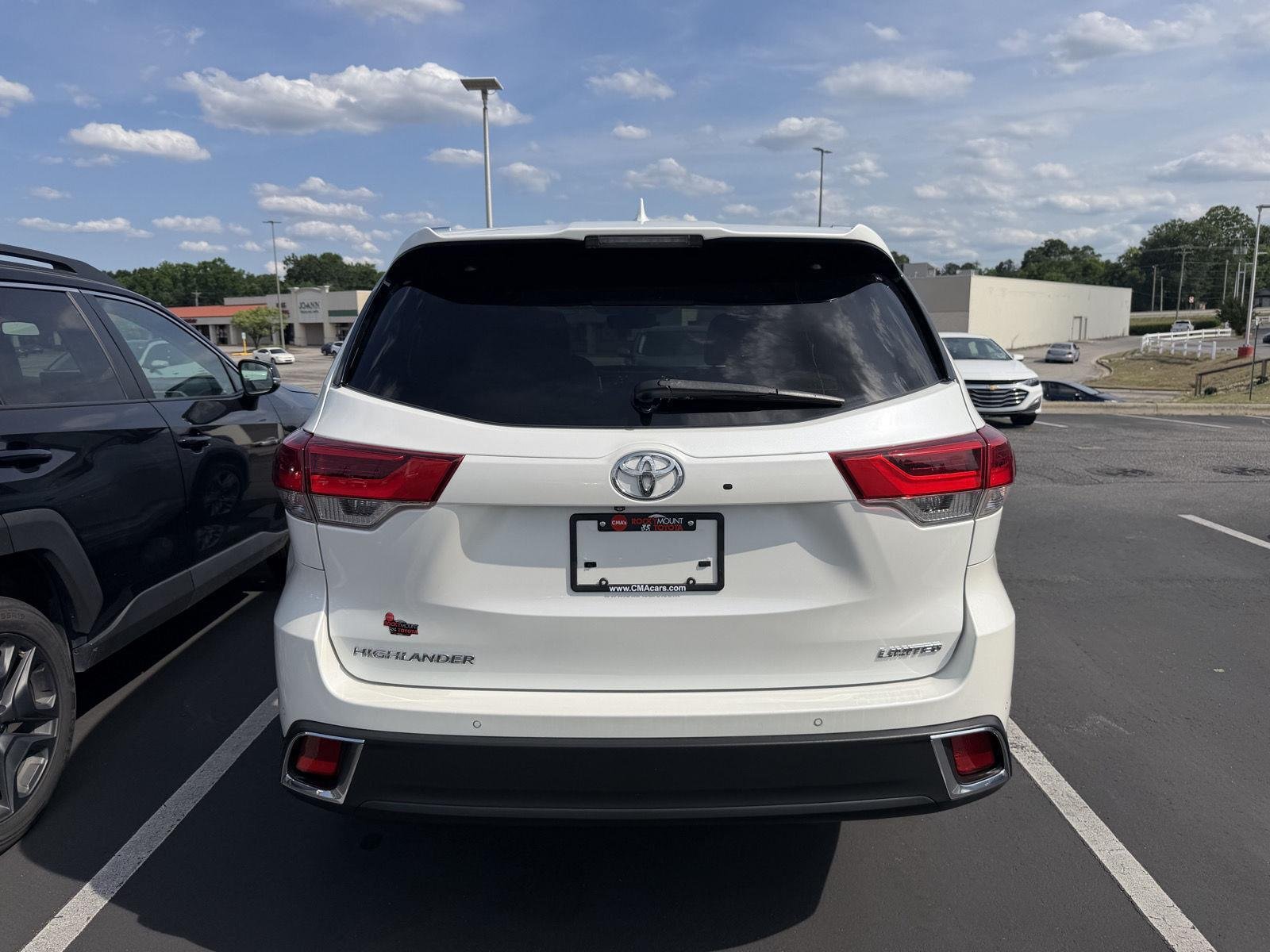 Used 2017 Blizzard Pearl Toyota Limited image 5