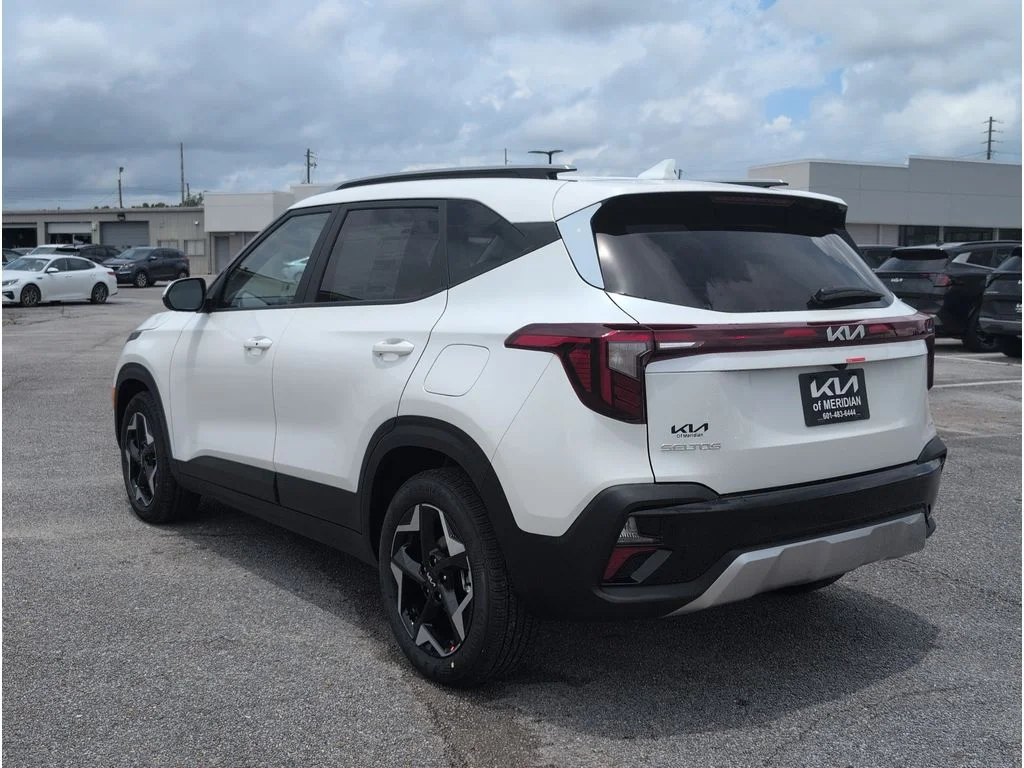 New 2026 Snow White Pearl Kia S image 3
