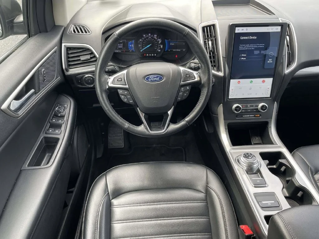 Used 2024 Gray Ford SEL image 22