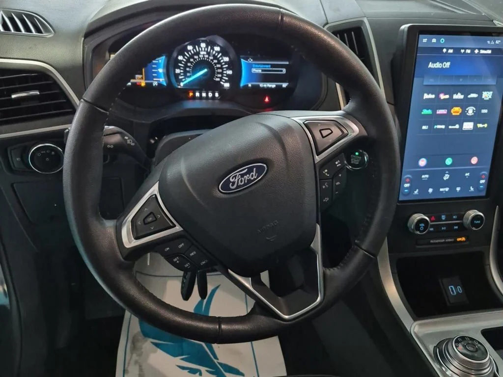 Used 2024 Blue Ford SEL image 6