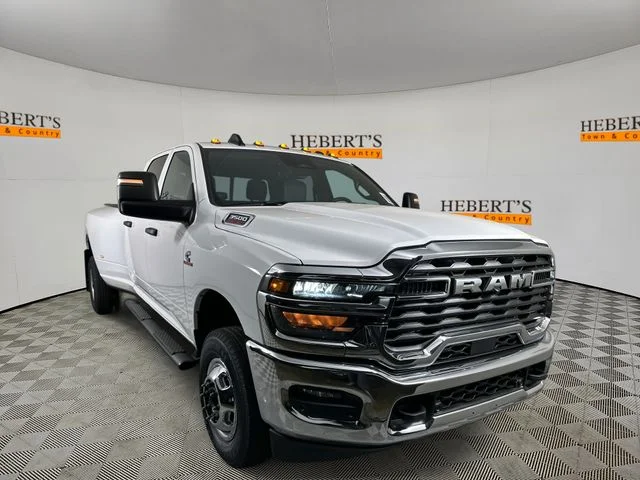 New 2026 Bright White Clear-Coat Exterior Paint RAM Tradesman image 3