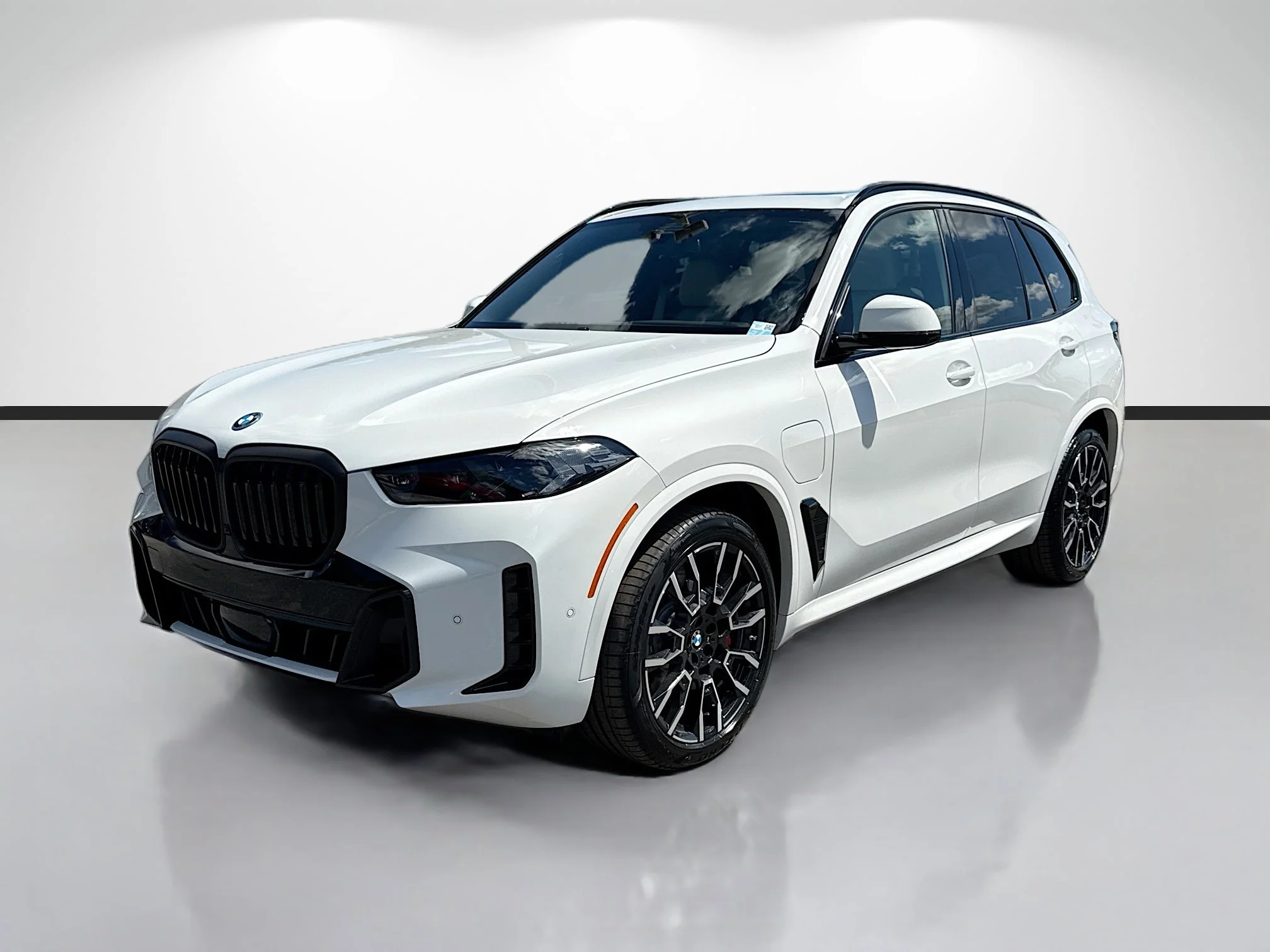 New 2026 Alpine White BMW xDrive50e image 7