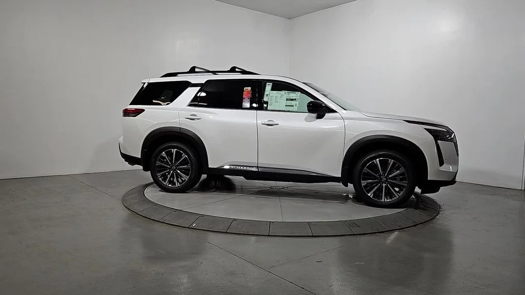 New 2026 Everest White Pearl TriCoat Nissan Platinum image 6