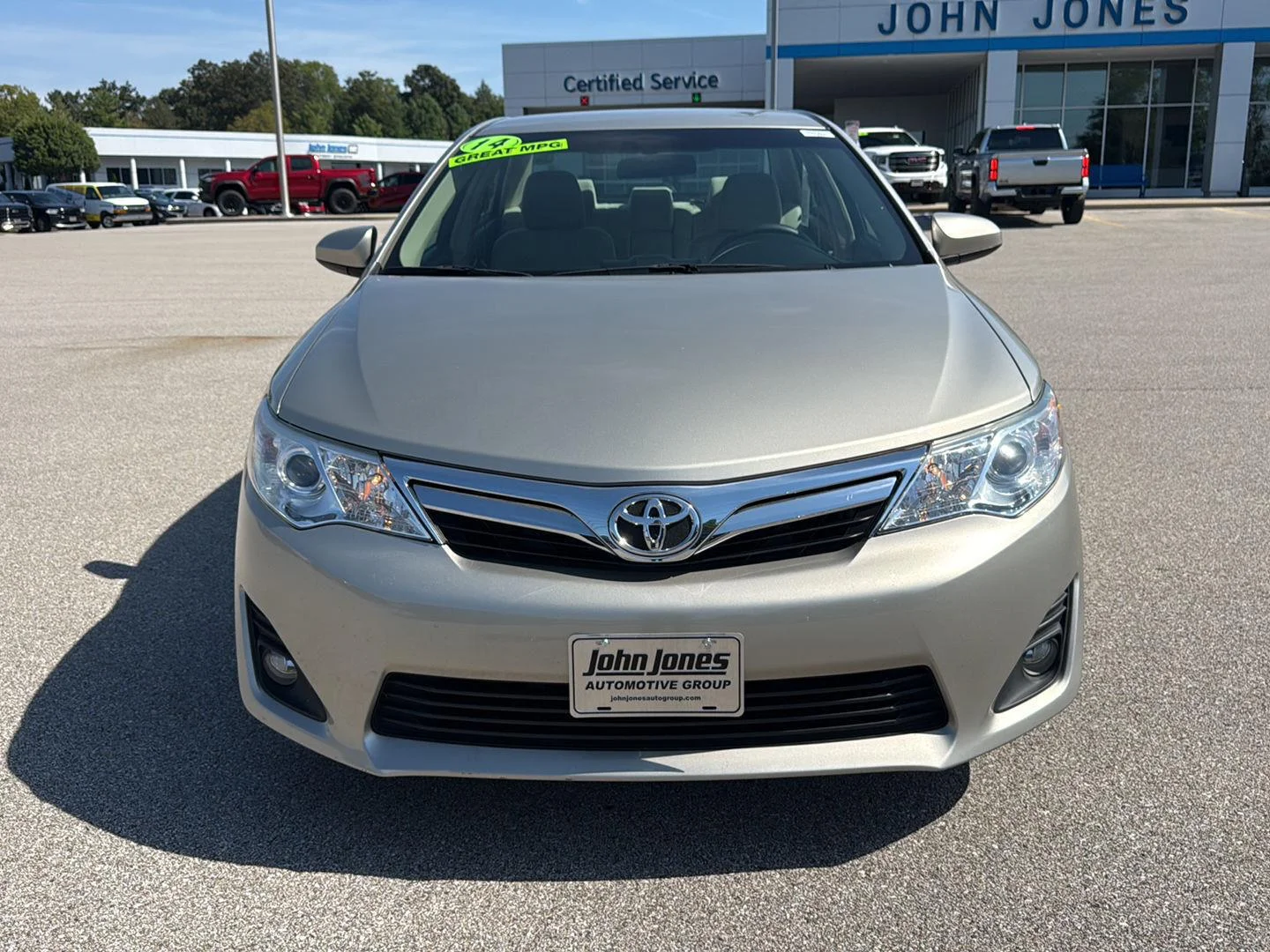 Used 2014 Creme Brulee Mica Toyota LE image 17