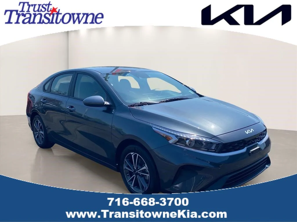 2023 Kia Forte LXS AT's photo