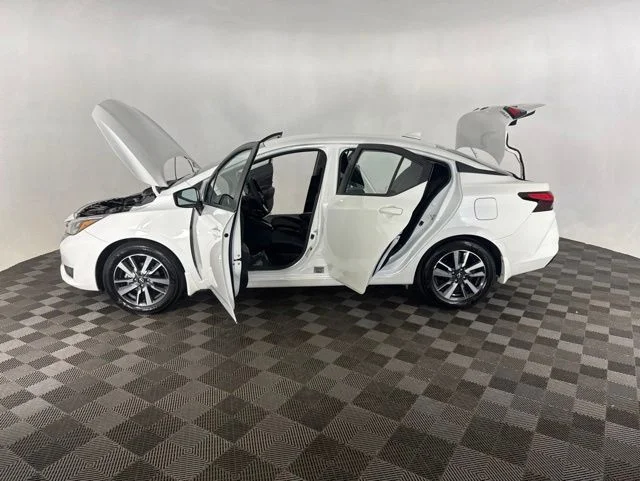 Used 2025 White Nissan 1.6 SV image 9