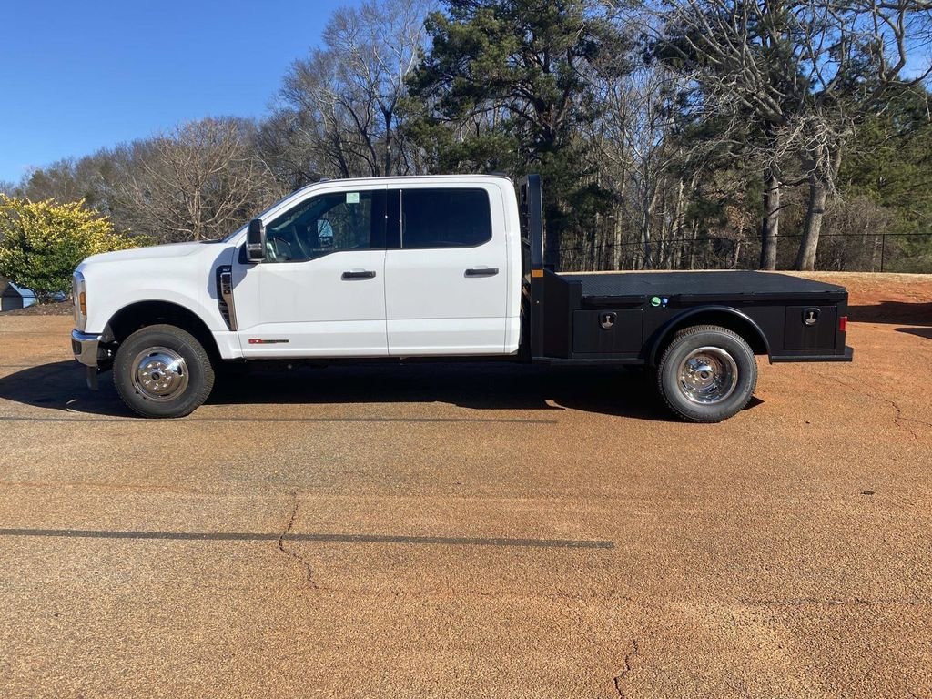 New 2026 Oxford White Ford F-350® XLT image 5