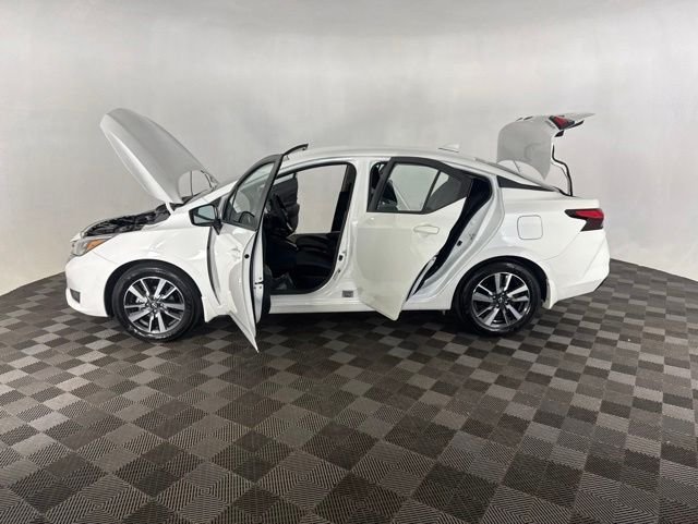 Used 2025 White Nissan 1.6 SV image 9