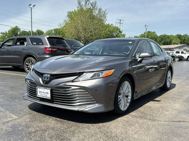 Used 2018 Gray Toyota XLE image 5