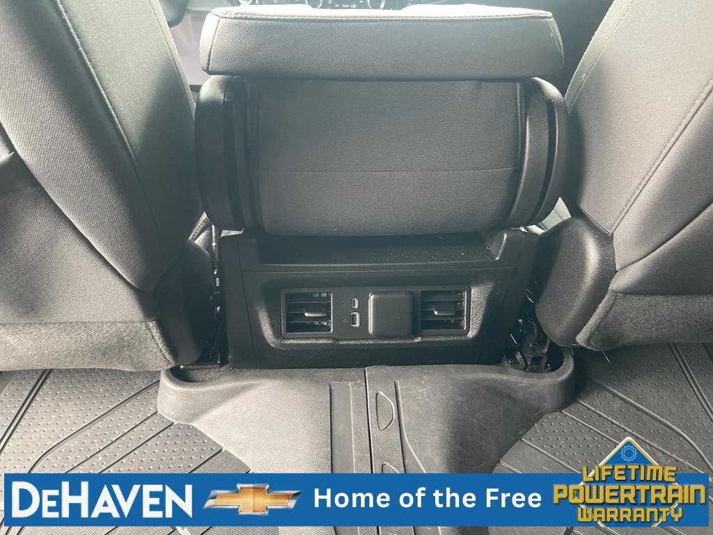 Used 2024 Summit White Chevrolet RST image 21