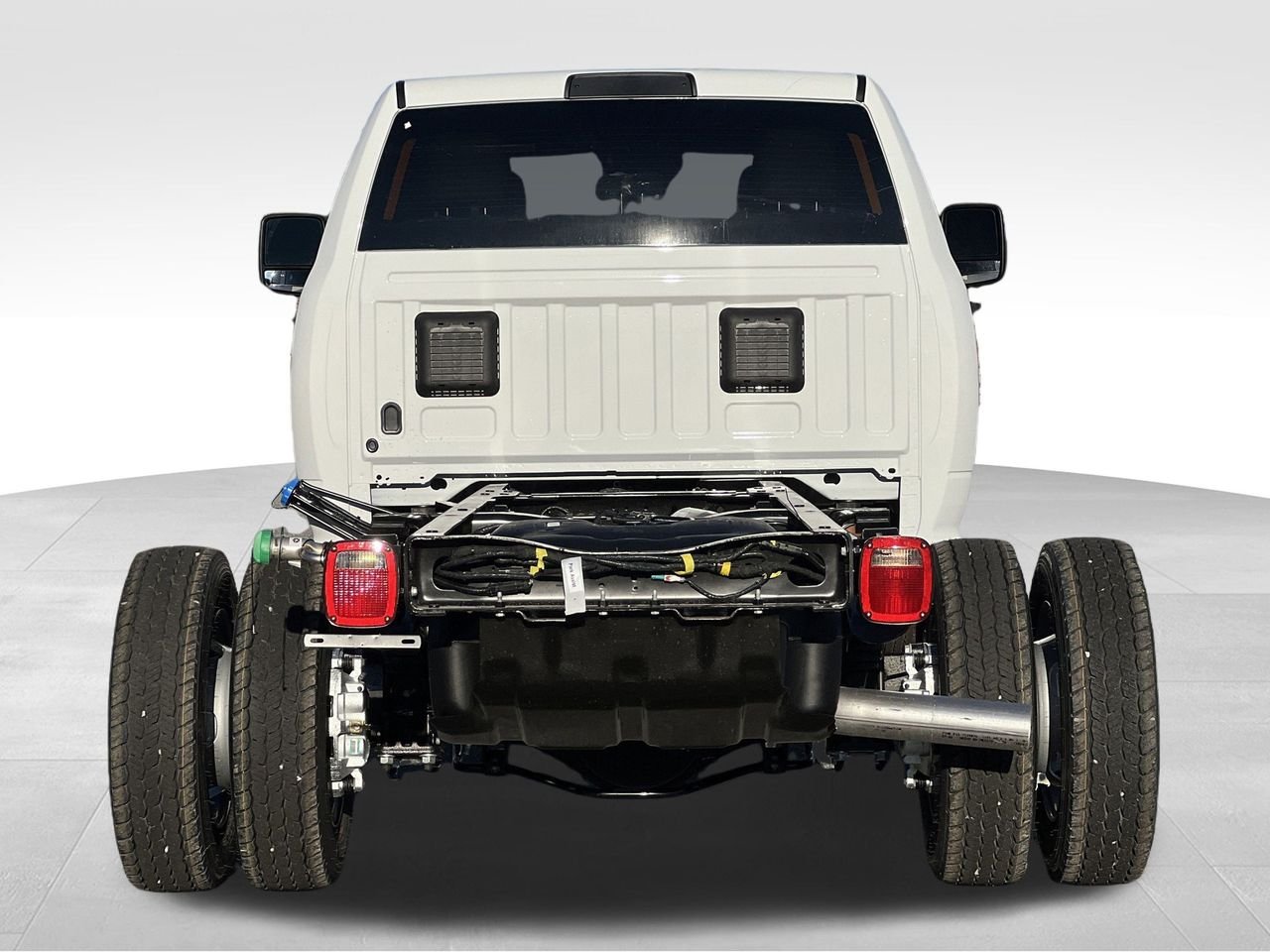 New 2026 Bright White Clear-Coat Exterior Paint RAM Tradesman image 29