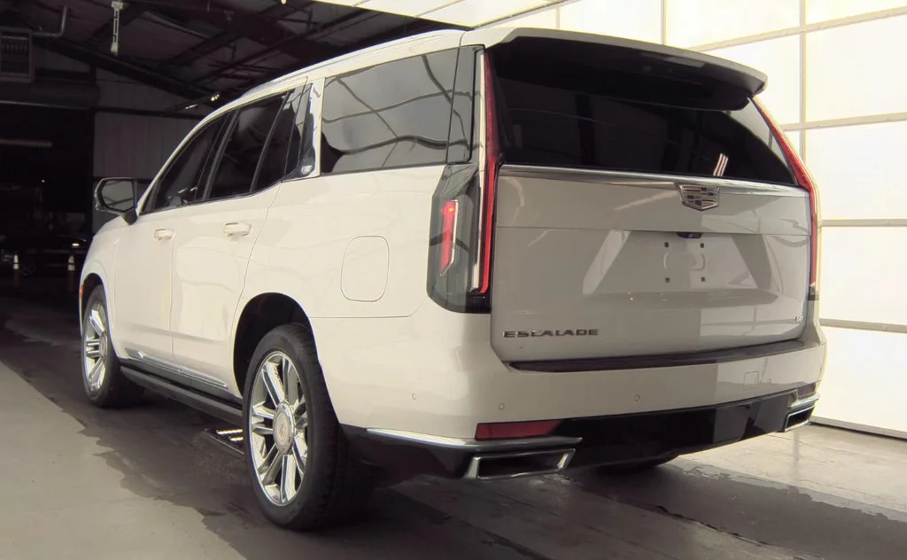 Used 2021 Crystal White Tricoat Cadillac Premium Luxury Platinum image 6