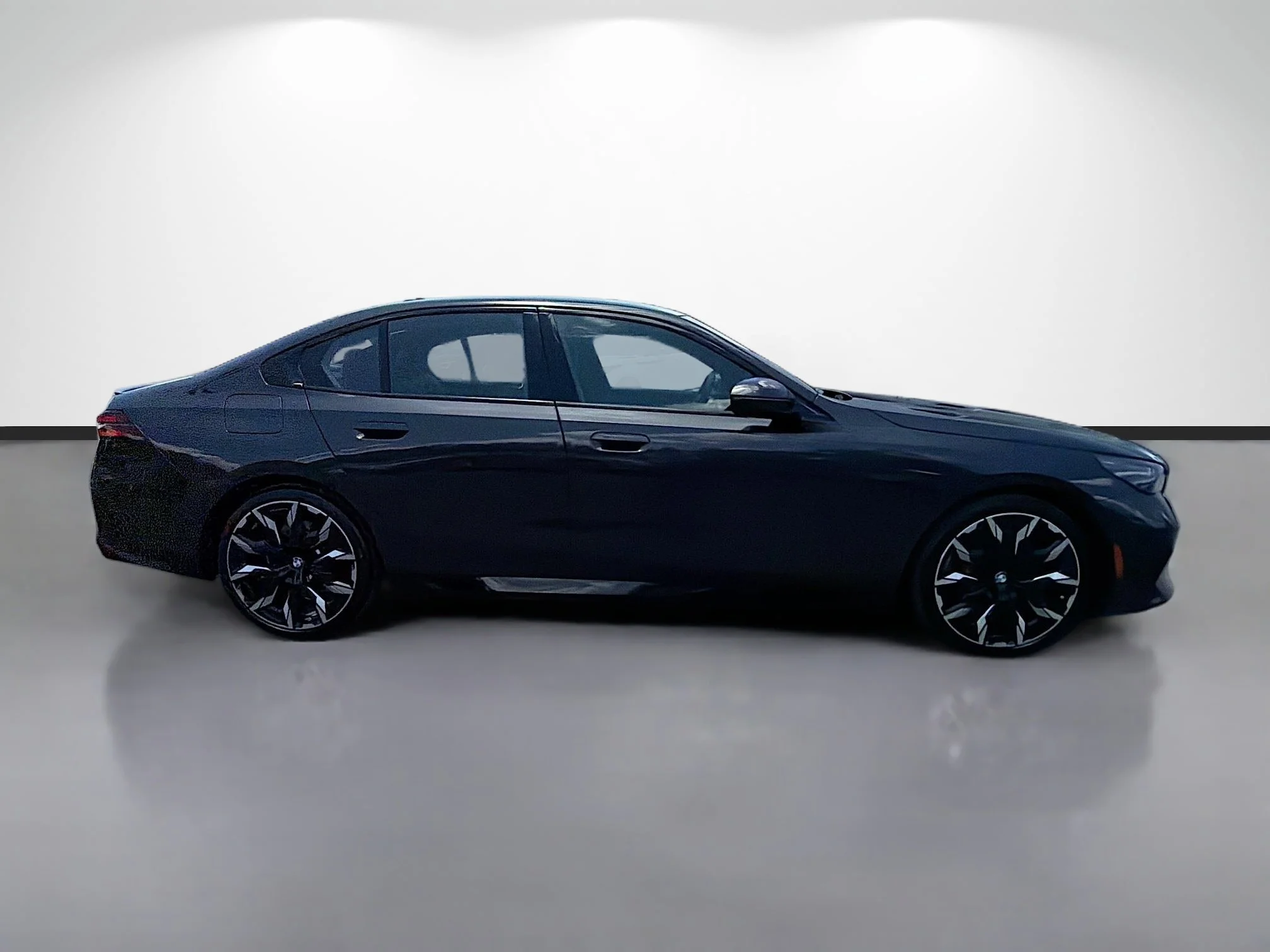 New 2027 Dark Graphite Metallic BMW 530i image 2