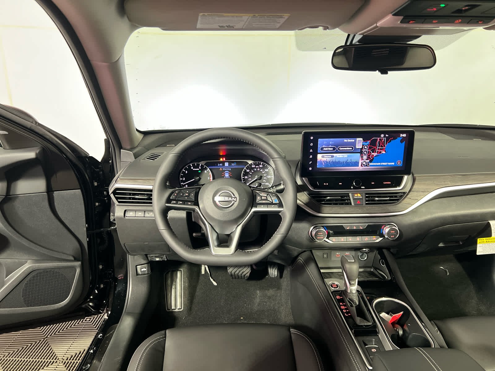2025 Nissan Altima SL - Photo 11