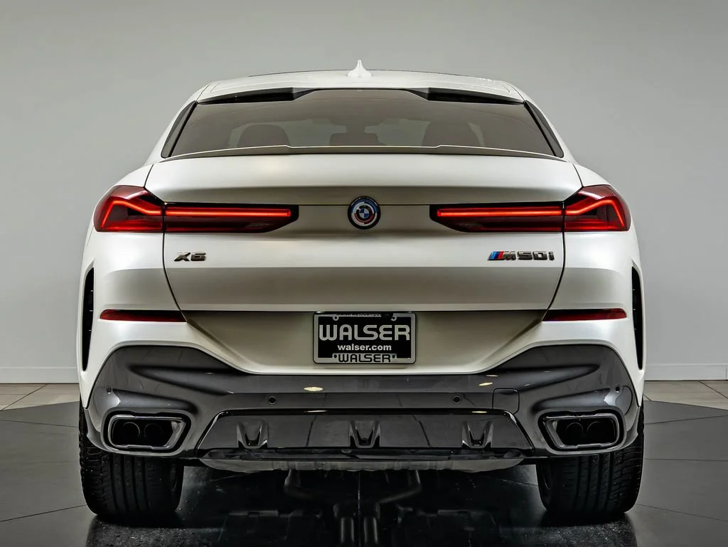 Used 2023 Frozen Brilliant White Metallic BMW M50i image 6