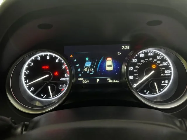 Used 2022 White Toyota LE image 12