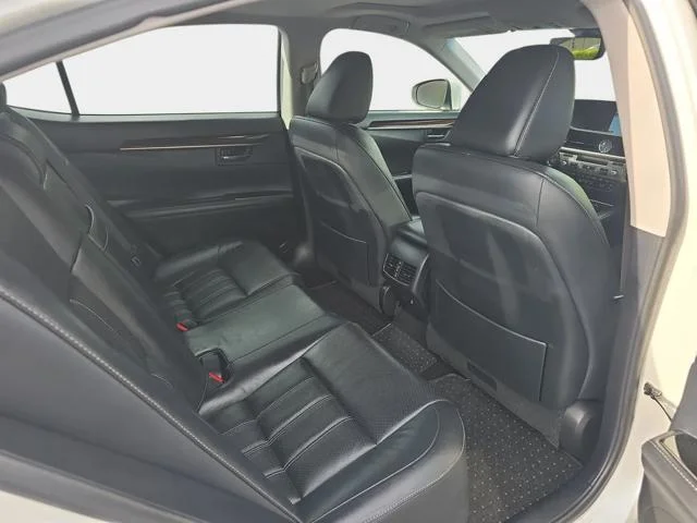 Used 2016 White Lexus 350 image 12